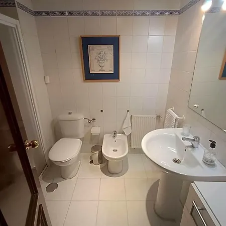 Dormitorio, Sala De Estar Y Bano Privado Бадахос
