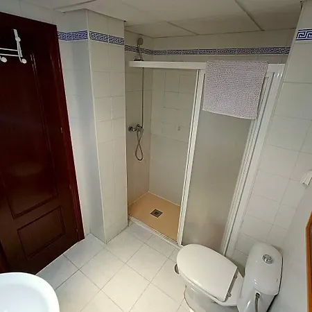 Dormitorio, Sala De Estar Y Bano Privado Бадахос